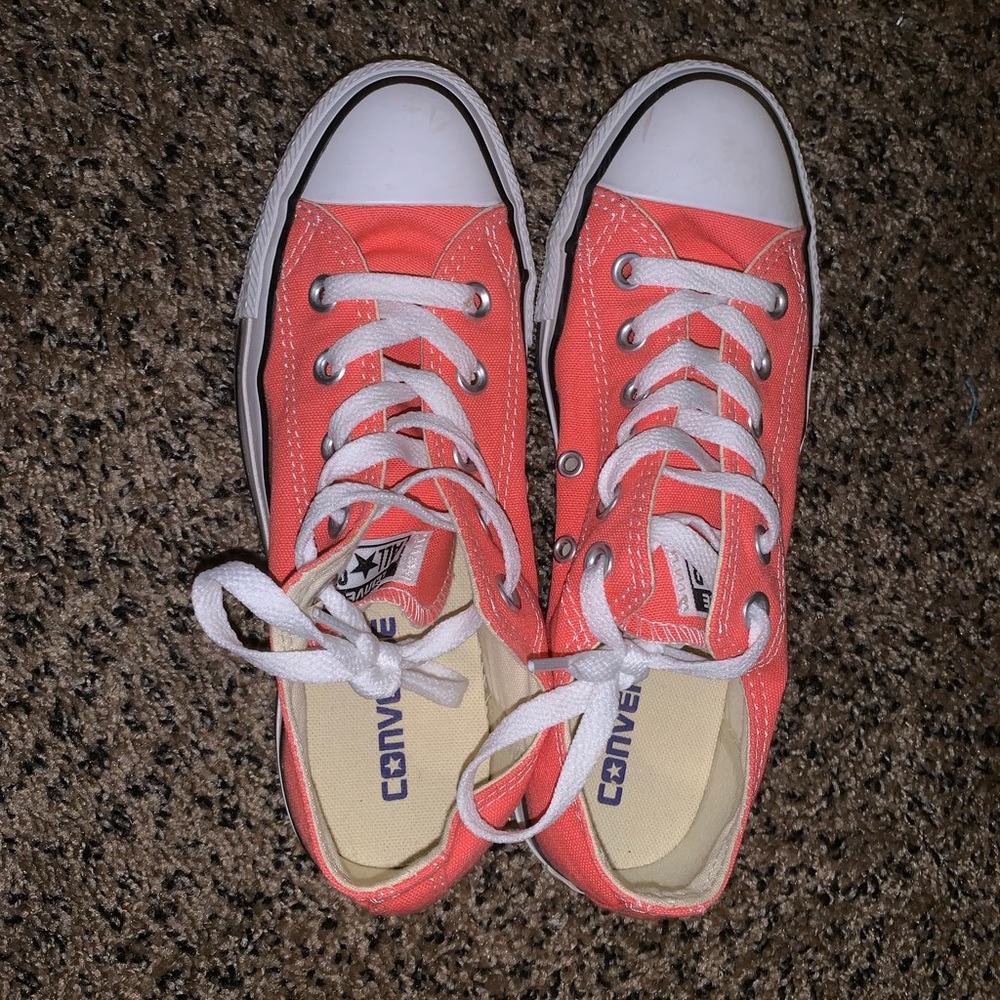 Coral converse size 7